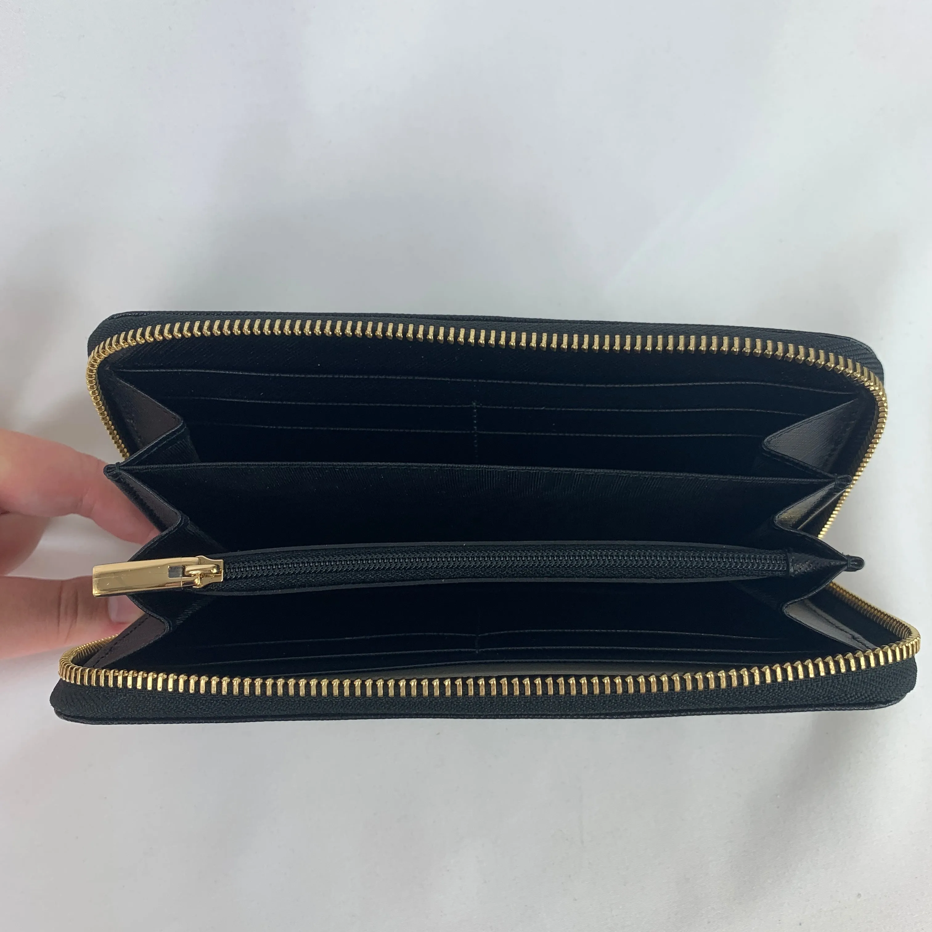 Salvatore Ferragamo Printed Calfskin Zip Wallet in Black